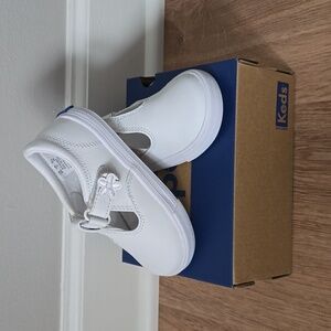 Keds Toddler size 8 white butterfly t-strap shoes